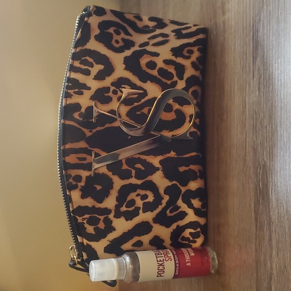 Cheetah Print Victoria Secret Make Up Bag - Picture 2 of 2